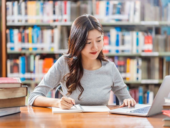 iSchool student