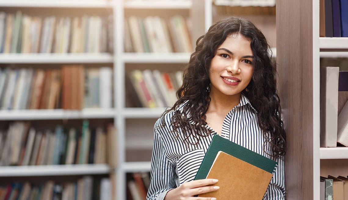 Student in library